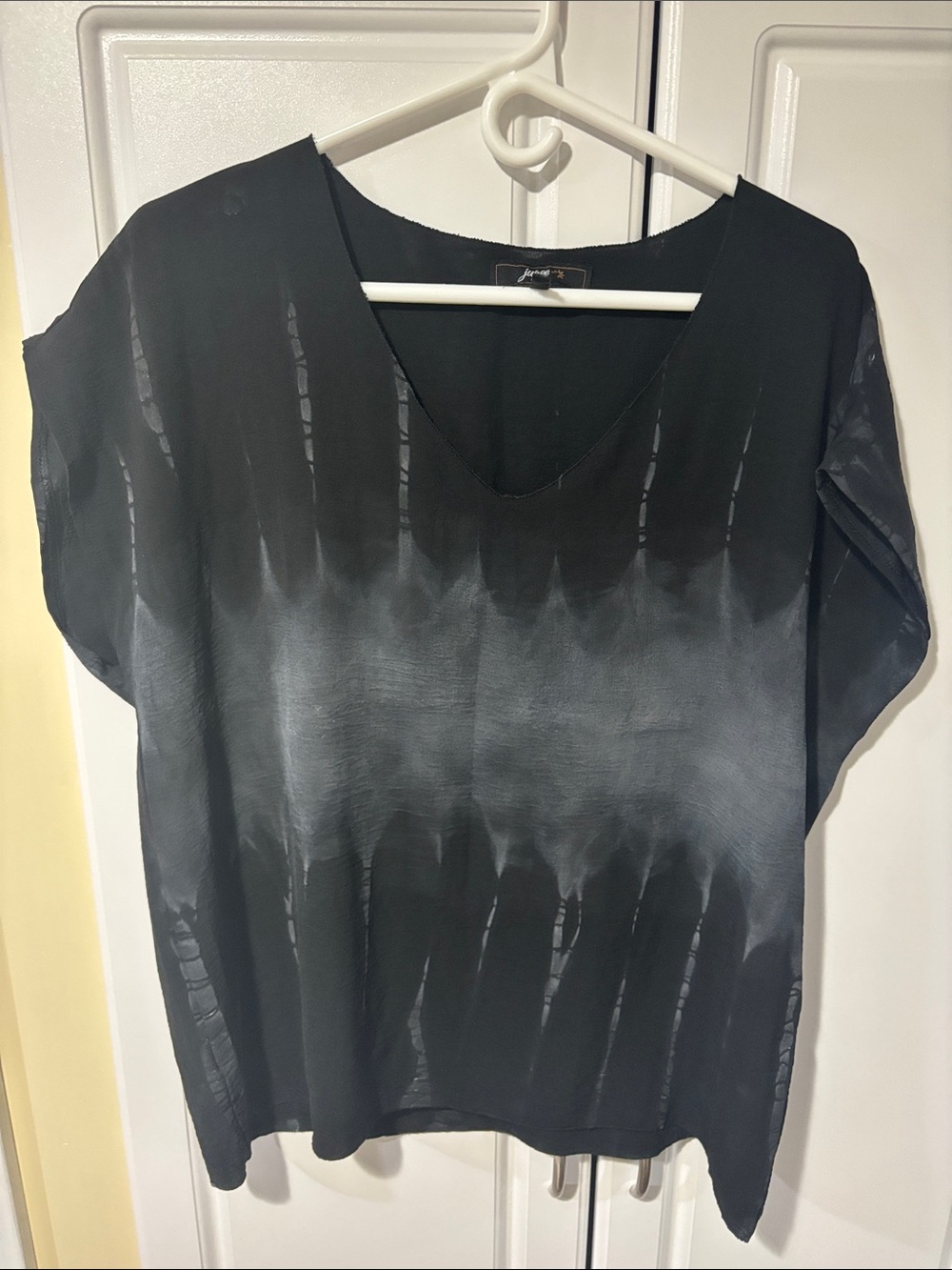 Women’s Black & Gray Tie-Dye V-Neck Blouse